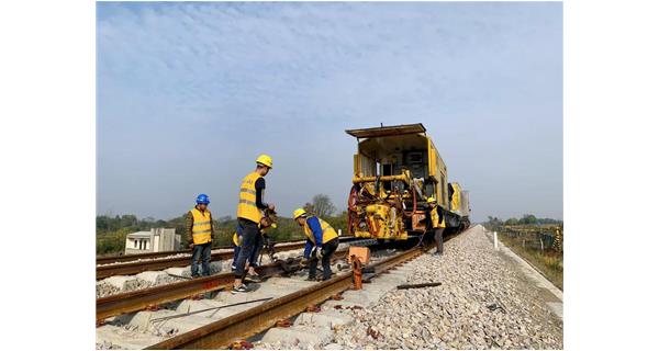 焊接故事| 兩年四地，K922和焊軌人投身軌道交通建設(shè)